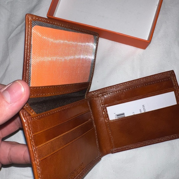 Beautiful Brown Men’s Leather Wallet NWT! - Picture 4 of 14